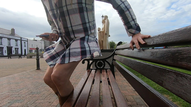 The Midnight Minx: Crossdresser outdoor wanking