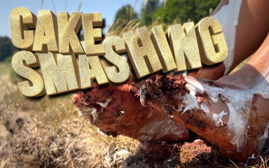 Wamgirlx: Spaccando una torta con i miei piedi