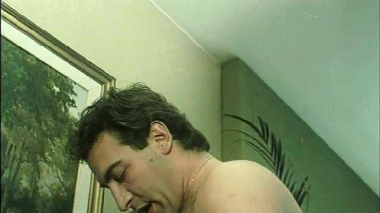 Inthe MILF room: マリーナ・ロターともう一人の古い大学のスラットとの乱交