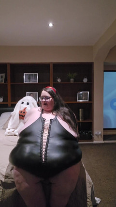 SSBBWLadyBrads: खूबसूरत विशालकाय महिला सेक्सी मोटी काली चमड़े का सूट