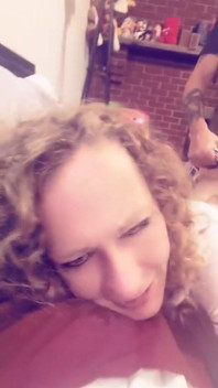 Une MILF mariée infidèle se fait inséminer en selfie