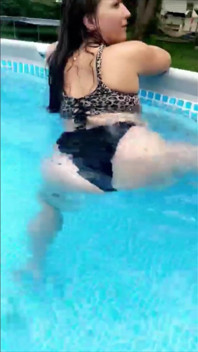 I Fucked Myself Multiple Times & Gave the Video to My 60F Lesbian Boss