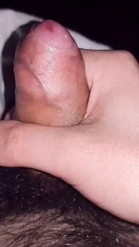O femeie sexy twink de 20 de ani are parte de o ejaculare mare