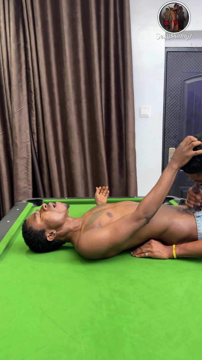 Sexy skinny: Chupa Cada Gota De Esperma Y Traga.