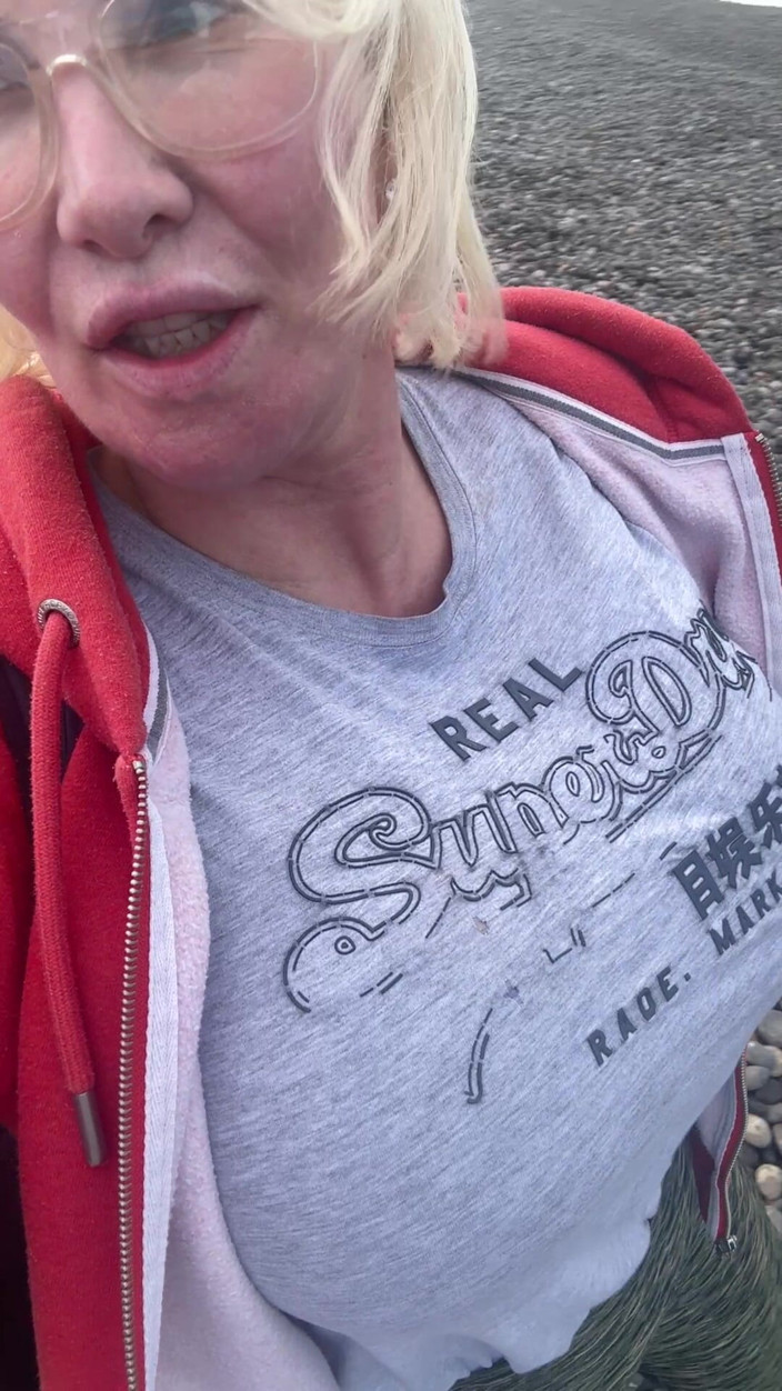 Sophie James: 34jj Beach Hike Mistake Why I Had to Take It...