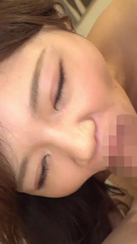 Antes do chuveiro. Desperate Cunnilingus se transforma em sexo instantâneo selvagem