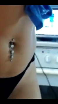 Godaan g-string yang menggoda: tonton video sexydea si cewek yang memikat
