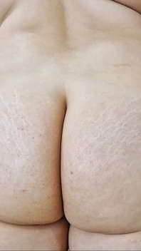 캣워크 거유와 엉덩이 조이기