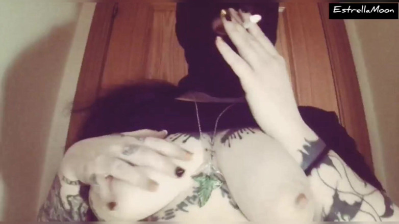 Estrella Steam: Hot Tattooed Babe