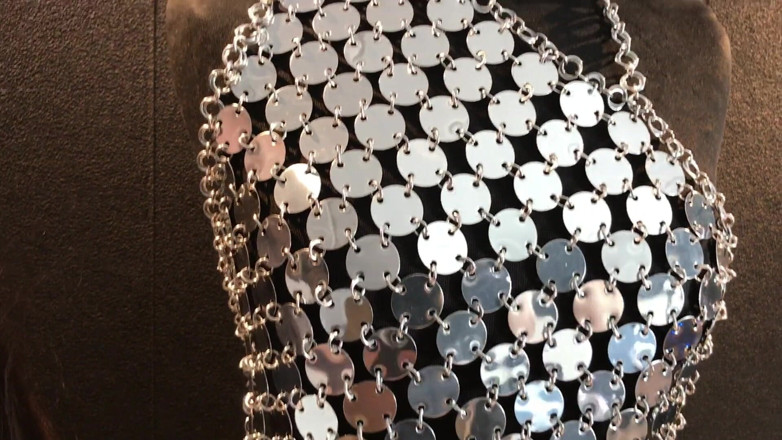 Amalie von Stein: Chainmail experimenta o design luna por cadeias de ero