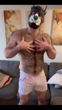 Some Dumb Puppy Pec Side Is Injured so Can’t Lift Heavy for Tricep or Chest