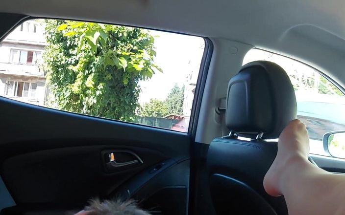 Step Mommy: 我的继子在车里舔我的阴户，而我们则等待他的爸爸来。Xstepmommyx