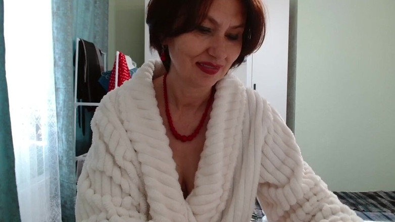 ANGELA_LADY: Madura milf acaricia enorme tetas de Halos