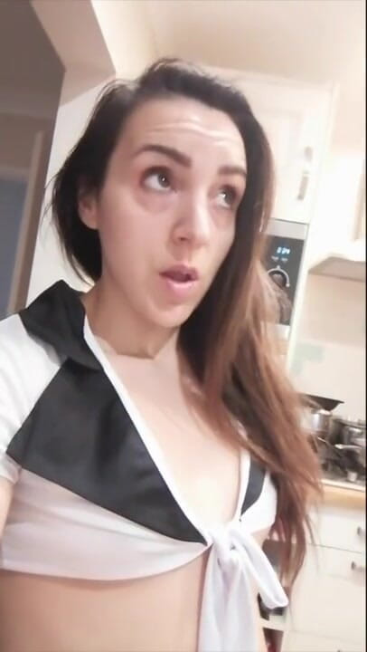 BeautifulGoldenBabe: Bratty Schoolstudent Plascompilatie (7 Clips)