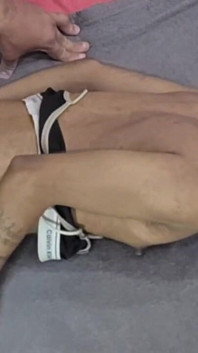 Una troia calda che si dà il sedere 0% vagina