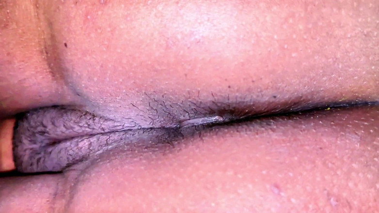 Aria Mia: Büyük yuvarlak götlü Müslüman seksi üvey anne çay masasının içine sıkıştı ve...