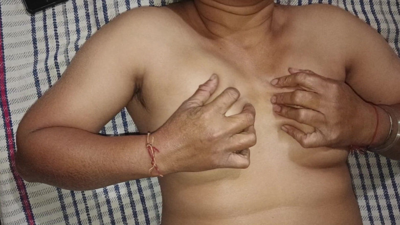 MHM: "Người vợ thực sự trêu chọc mình &amp; bóp ngực của...