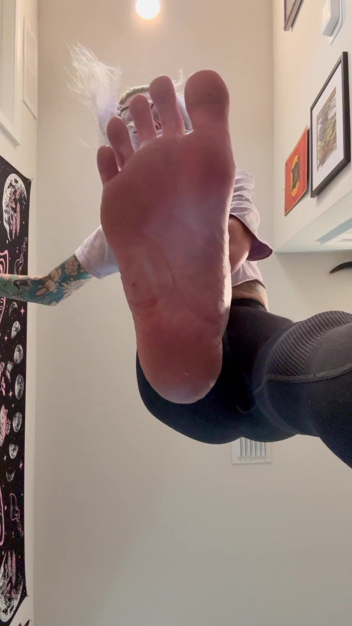 Peppermint Giantess: 67 Obryně POV Hravě škádlení