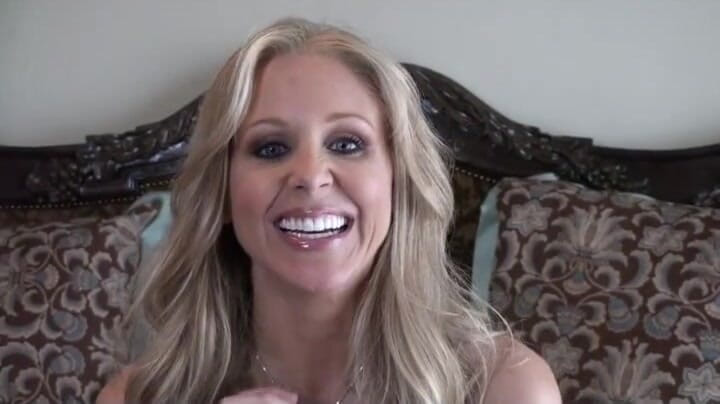 Julia Ann: Hoş geldiniz videosu - benim hakkımda her şey
