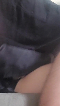 19岁的荡妇被一个年长男人狠狠操着