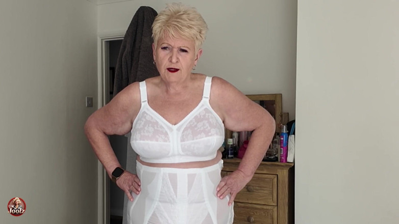 Uk Joolz: Yeni triumph doreen sutyenim