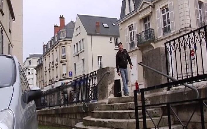 Planete Francaise: Em gái Pháp ăn tinh trong cửa hàng tình dục