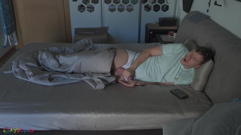 GayDuplo: и кончаю в руку!