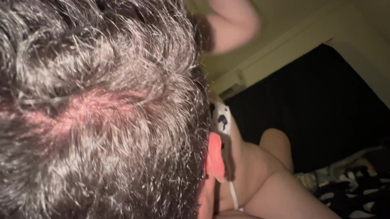 Crisanto999: Kejutan Yang Indah Dari Pemerah Susu Sepupu Tiriku.