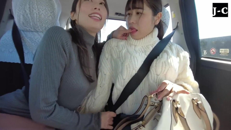 J-Cams: Duas mulheres compartilham um encontro ousado de beijos molhados e...