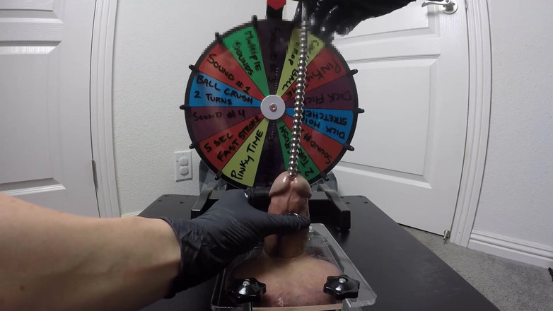 MilkingMomXH: My Stepmom Plays Roulette with My Dick and Squeezes Out...
