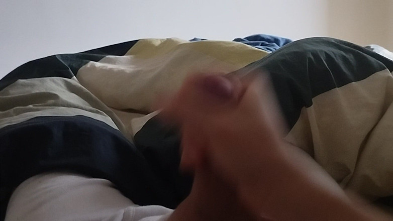 Bayer911: Erster morgen wichsen und erstes sperma in 2024