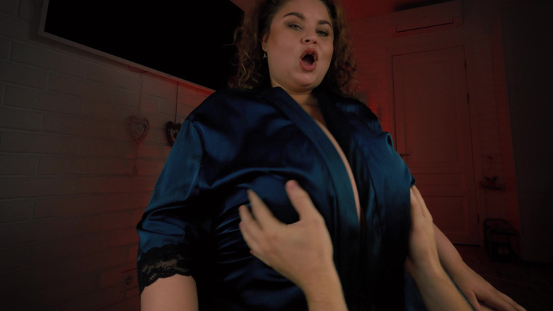 Anna Katz: Clap Stepmom's Huge Boobs