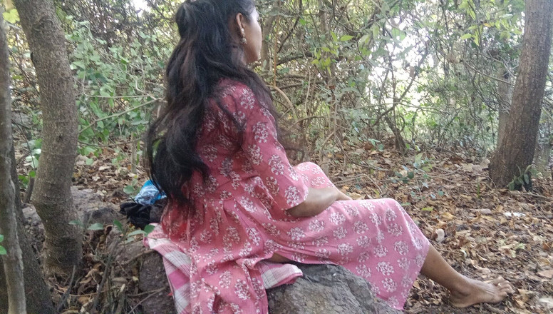 xxxSejal: Sexy bhabhi Ji chycena tchánem při muglingu v džungli