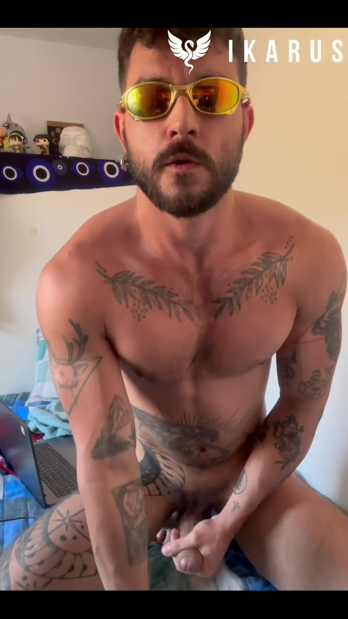 Ikarus: Come See This Hot Cumshot
