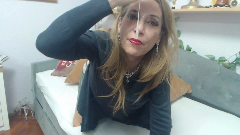 Melissa Johnson: Шлюшка плюет