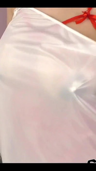 私の部屋のセクシーなランジェリーで、私は私の暗い硬い乳首を長時間吸います:)ビデオ10:42分