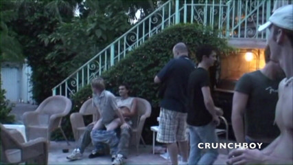 BAREBACK ORGY CLUB: Sucking all hsi straigth friends in the fiesta at night