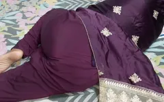 Beautiful Wife Ko Dakh Tay He Sex Karna Ka Maan Ho Gaya - Indian Husband and Wife