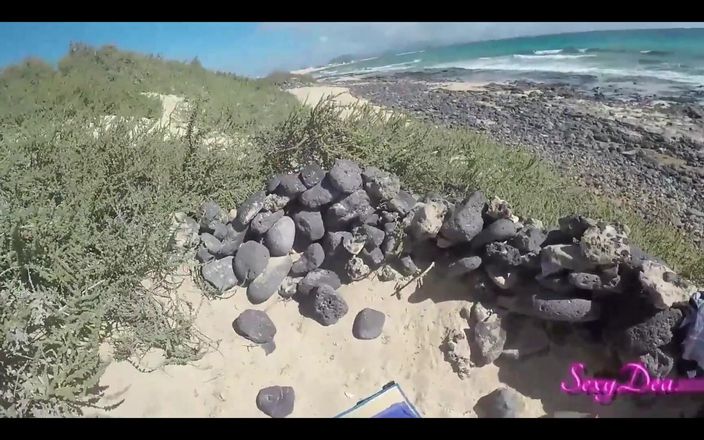 Sexydea: Värm upp din skärm: Sexydeas beach doggystyle POV lämnar dig...
