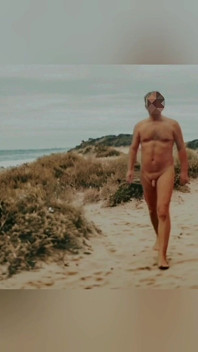 Picture Slideshow - Nude in Public