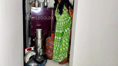 Sexy Komal: Komal è stato scopata in abito verde