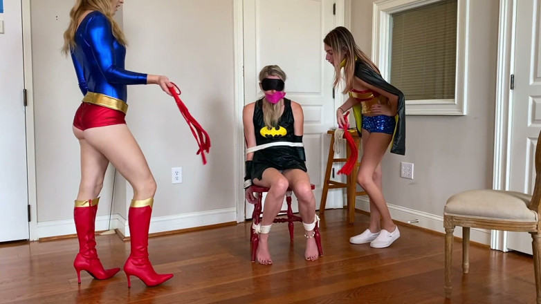 Tied_Tales: Superheroines jalang