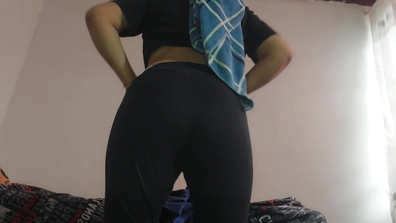 Josyandhot: La calda MILF si sta preparando per una serata fuori