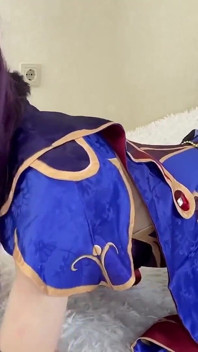 Anime dívka trénuje můj zadek se strap on femdom