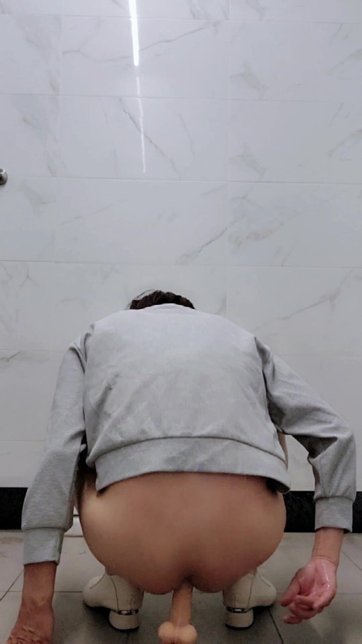 Taiwancdgirl: 伪娘婷萱的肛门训练