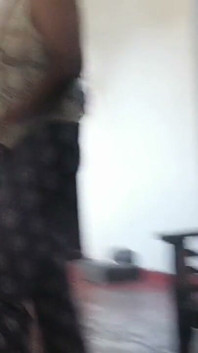 Desi Bhabhi deciso ha dato una possibilità al fratellastro