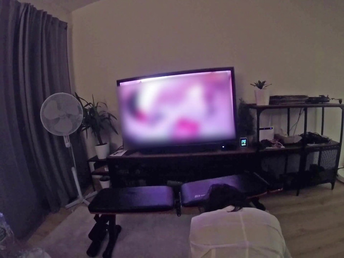 Black puma slut: Ass Stretching