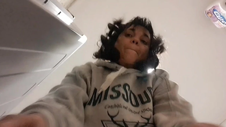 Mommy big hairy pussy: MILF čištění sprchy bez kalhotek