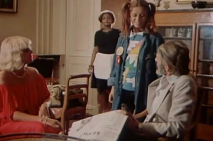 Java Consulting: Горячее соблазнение клизмой горничной с огненной рыжей тинкой