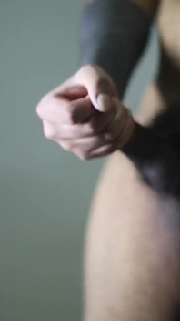 Người phụ nữ chuyển giới thủ dâm cumshot cinematic ống kính 50mm